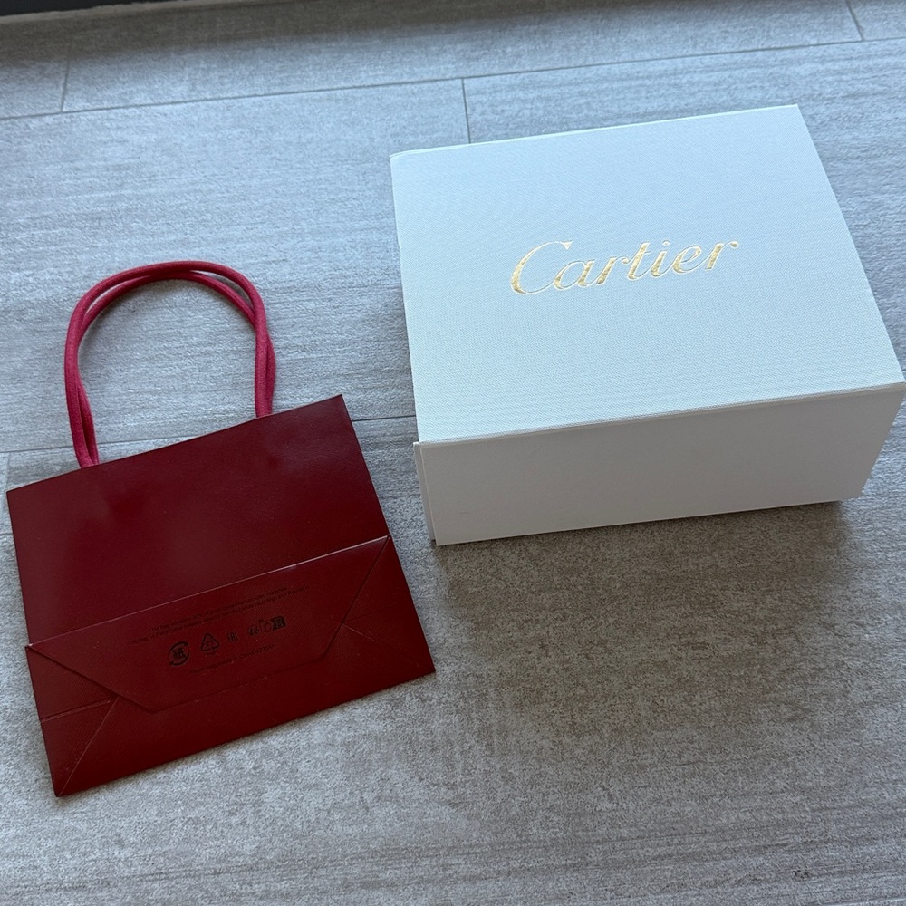 Authentic Cartier white box and red bag - Picture 3 of 8